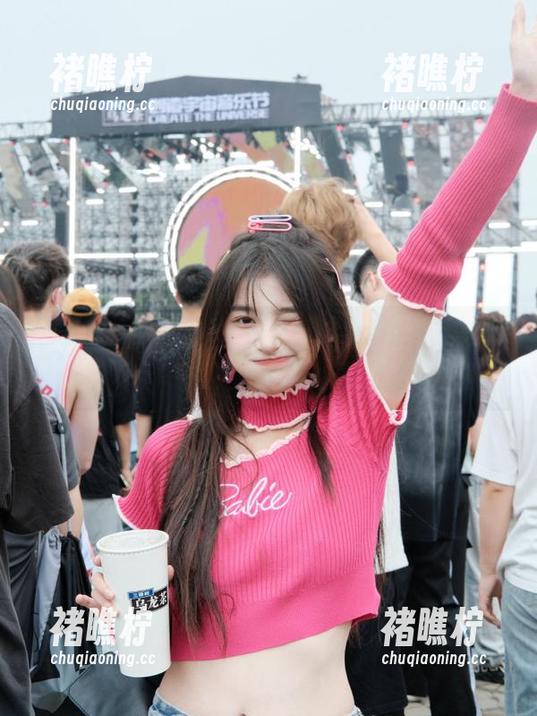 51cg 导航到51cg,看到的最新动态仿佛在演我狗血剧