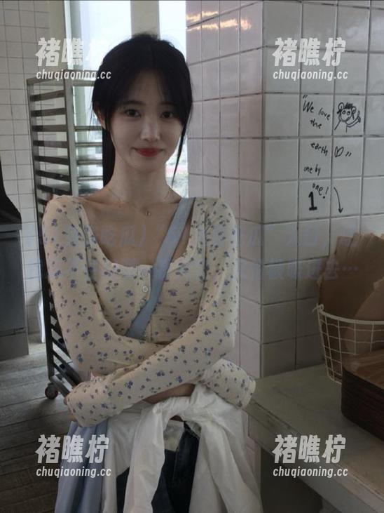 51免费吃瓜 “51免费吃瓜”入口,让我忍不住想要一探究竟,又怕被吸进去…