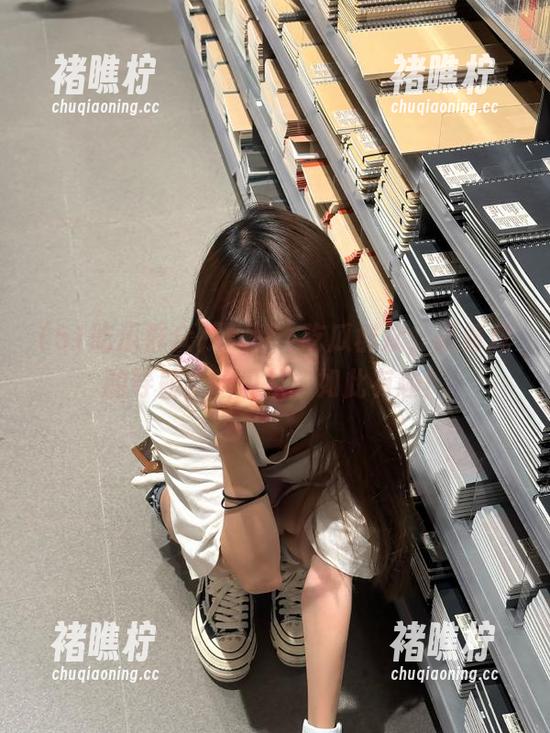 下载51吃瓜群众，跟着我的导航，吃瓜从未如此有趣！