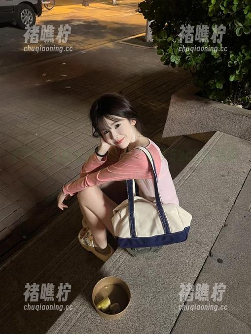 别看我！我是来潜水52cg官网卸下烦恼的！