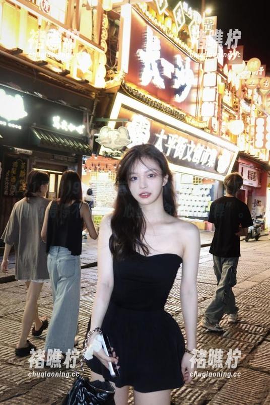 91黑料 91黑料首页的人气逆天,这瓜也是吃得停不下来,心里默念“你真棒”。