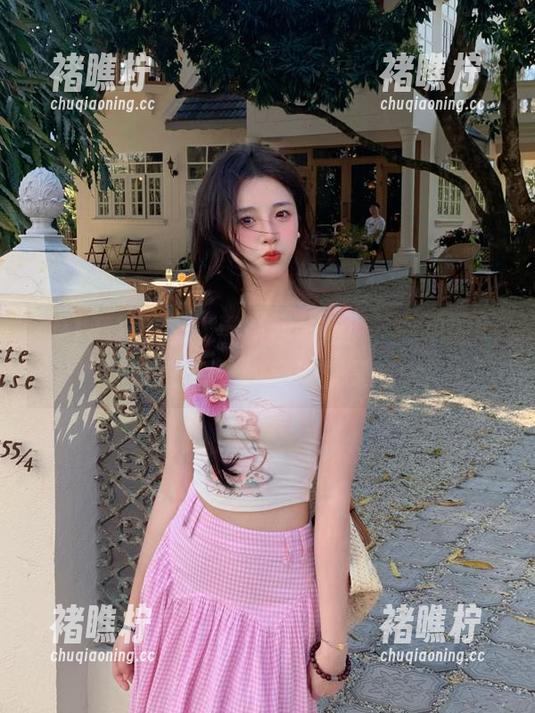 在91黑料网站畅游，吃瓜的同时你写的评论也满满都是讽刺！