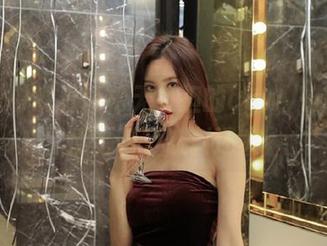 观看轻松无负担的cgw八卦，心情比喝了饮料还爽