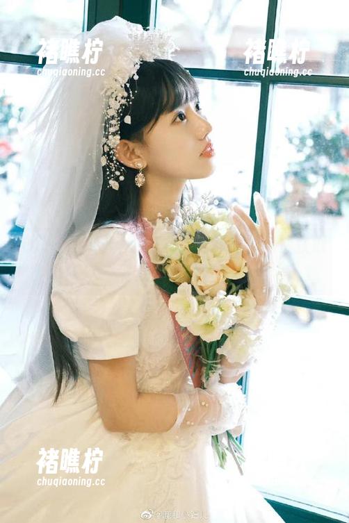 在九一吃瓜群里，免费获取一波八卦和随机快感