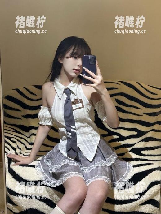 首页何必纠结？五一吃瓜在线使用，带你一键吃瓜！