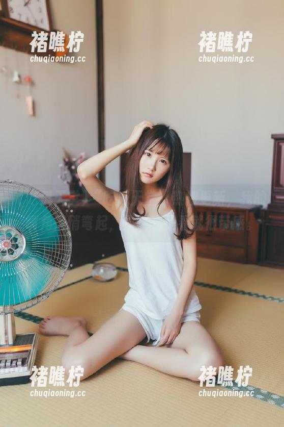 “吃瓜天堂”热搜更新，我的嘴角悄悄弯起，果然光是看就很带感。