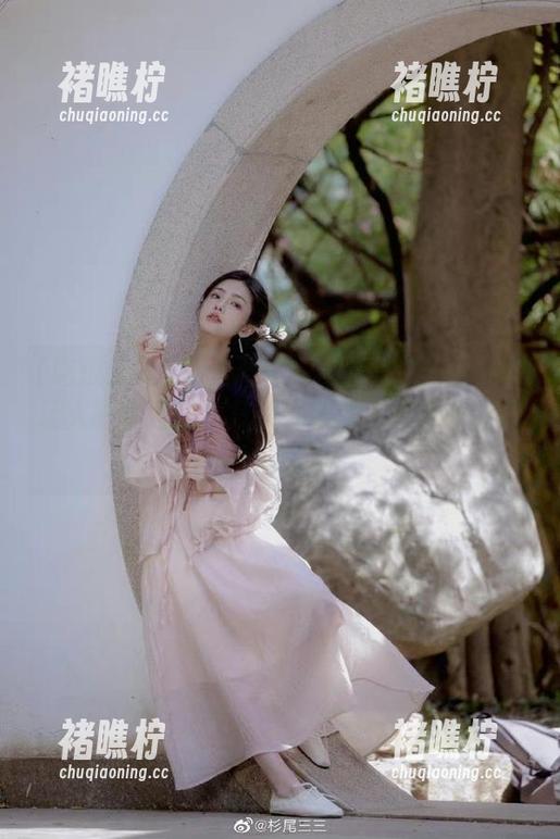 吃瓜天堂：这个网站的瓜多到让人眼花缭乱，几乎要怀疑人类的限量消费能力。