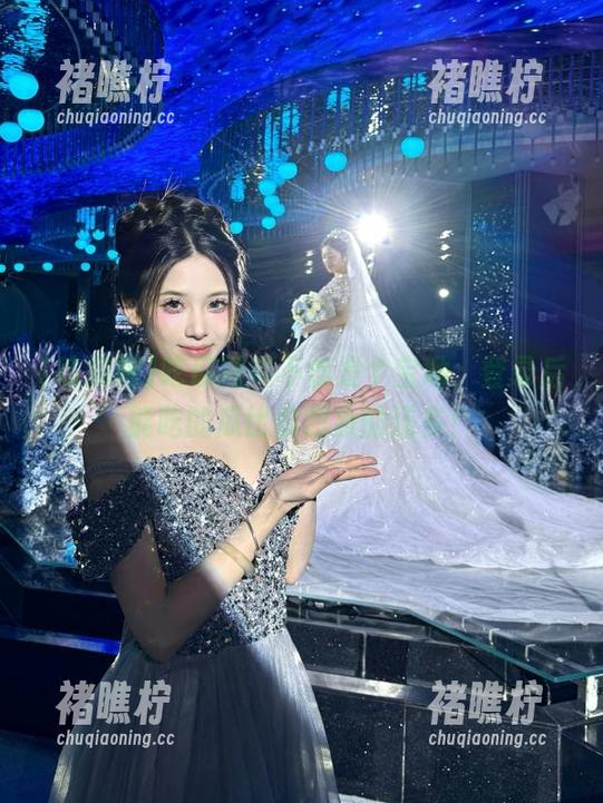 吃瓜网真不愧是个宝地，登录后能吃的瓜比你想象的还多！