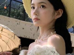吃瓜网网页的热潮汹涌，今天的瓜像是初夏的风，捎来一阵香气，让人心欲荡漾。