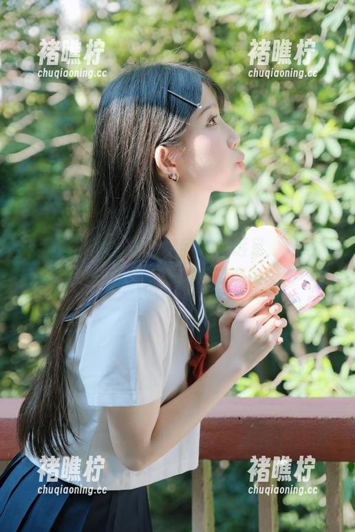吃瓜网带着我在线远足，无意间撞上各种瓜田，收获满满。