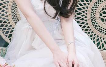 “吾爱吃瓜”vs普通版，永不迷路的那种吃瓜体验你懂吗？