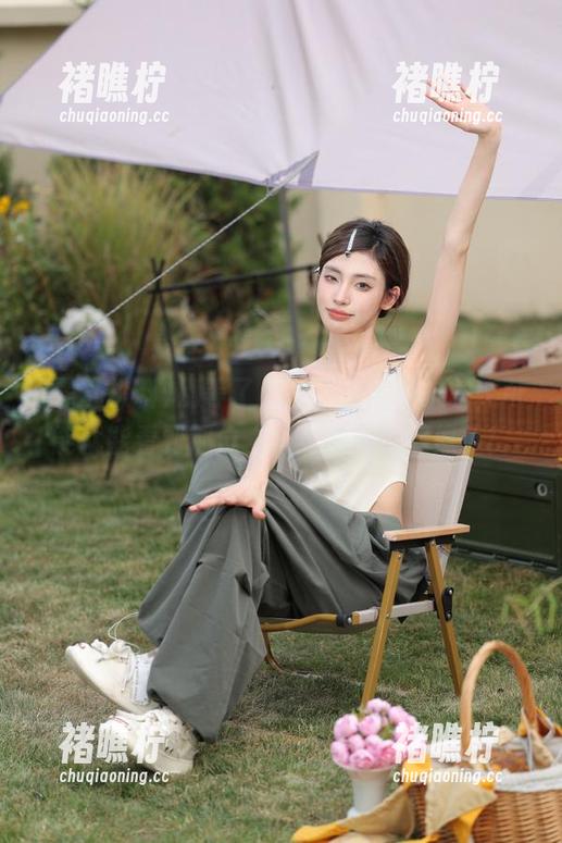 别等了，快下载黑哥扒料，可能就能看到那位“太真实”的偶像了！