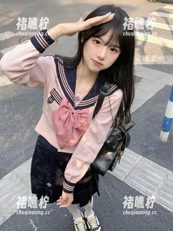 是个隐秘后花园，首页居然藏着个黑料不打烊的二号网站？