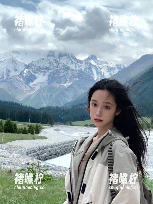 黑料吃瓜网的网页，在线等你来‘偷听’八卦！