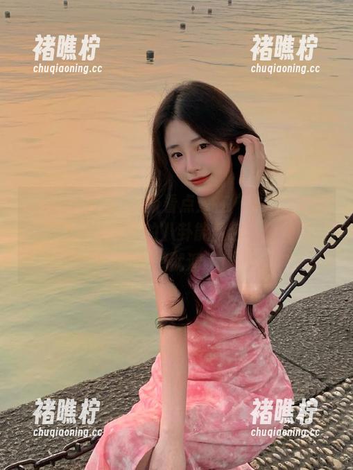 最新看点：在“黑料正能量”里免费获取你的八卦能量包，随便喝一口想想就溜了！