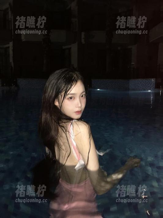 被黑料网站发布的热搜抓住了，尼玛这“关键词入口”太迷了。